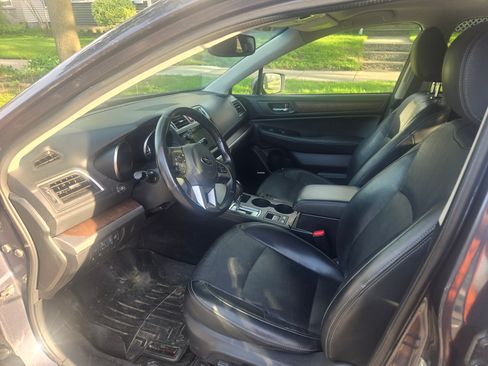 Used 2015 Subaru Outback 2.5i Limited AWD/4WD image 6