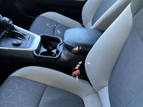 Used 2019 Toyota RAV4 XLE w/ Carpet Mat Package AWD/4WD image 12