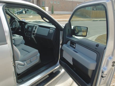 Used 2014 Ford F150 XLT w/ Equipment Group 302A Luxury image 18