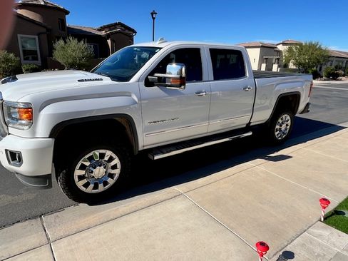 Used 2018 GMC Sierra 2500 Denali w/ Duramax Plus Package image 1