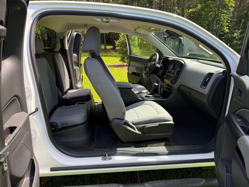Used 2016 Chevrolet Colorado W/T RWD image 10