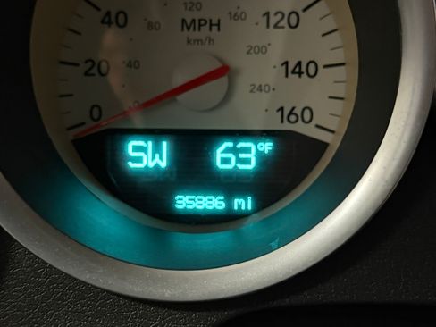 Used 2005 Dodge Magnum R/T w/ Convenience Group II image 11