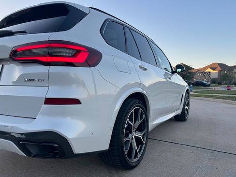 Used 2022 BMW X5 xDrive40i w/ M Sport Package image 4