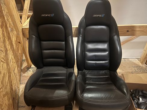 Used 2009 Chevrolet Corvette ZR1 w/ Preferred Equipment Group image 27