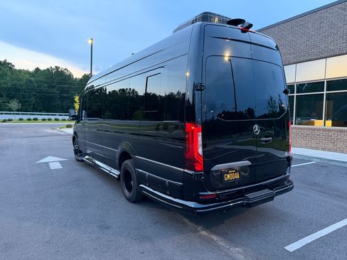 Used 2023 Mercedes-Benz Sprinter 3500 image 14
