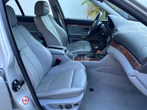 Used 2001 BMW 540i Sedan image 23