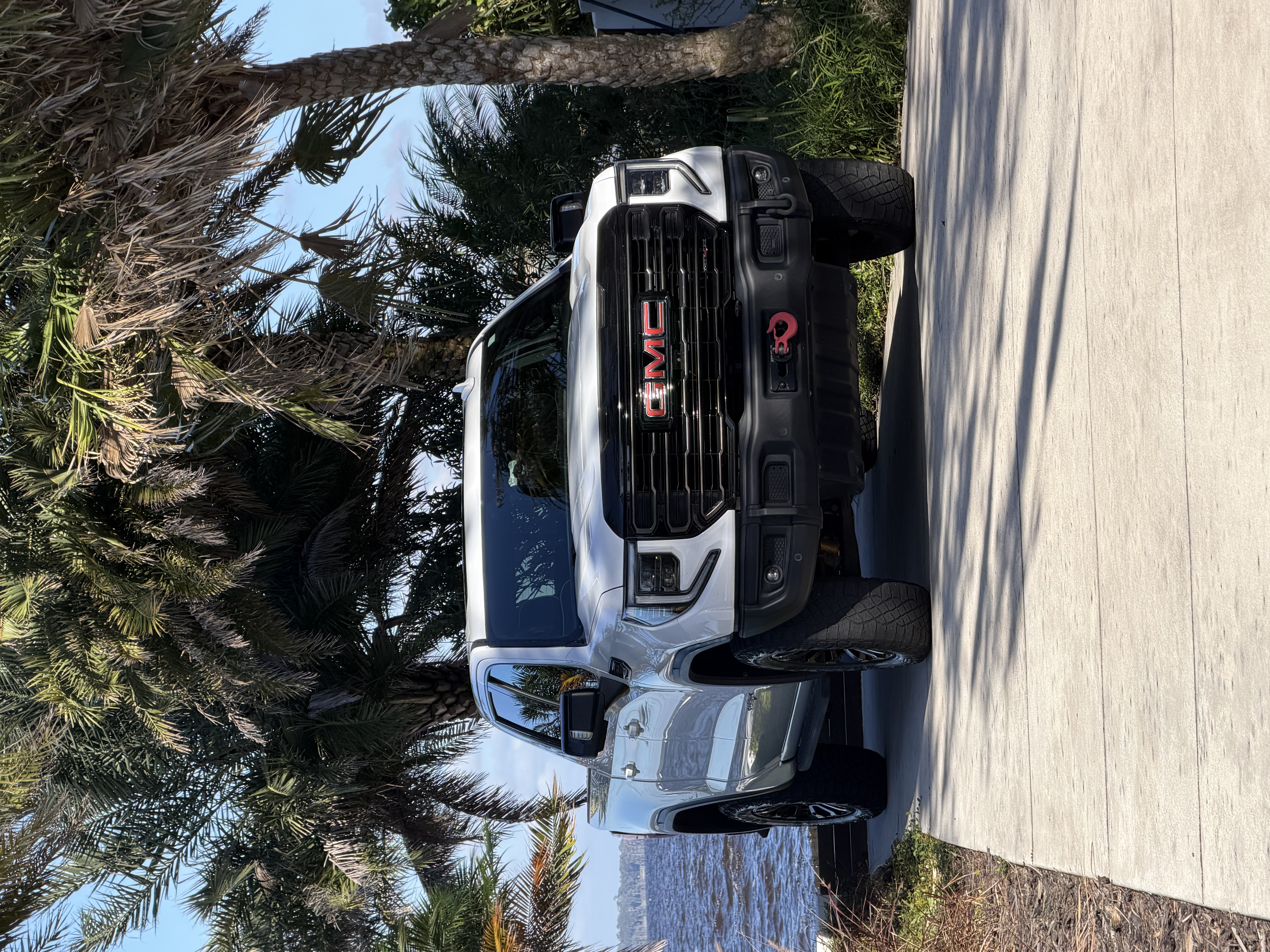 Used 2023 GMC Sierra 1500 AT4X AWD/4WD image 1