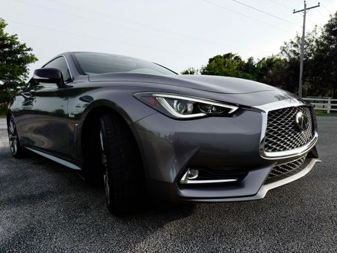 Used 2019 INFINITI Q60 Red Sport 400 w/ Cargo Package AWD/4WD image 6