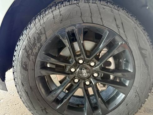 Used 2023 Ford Expedition XLT image 16