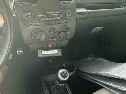 Used 2003 Volkswagen Beetle S image 11