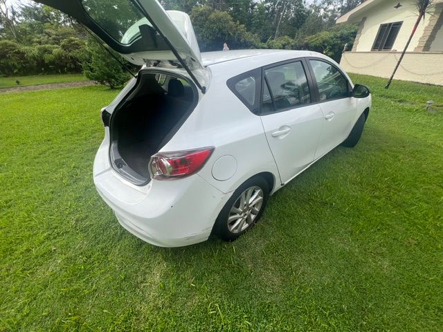 Used 2012 MAZDA MAZDA3 i Touring FWD image 2