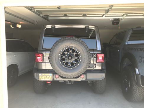 Used 2018 Jeep Wrangler Unlimited Rubicon AWD/4WD image 4