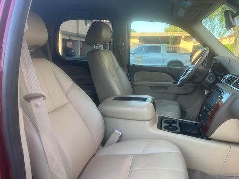 Used 2010 Chevrolet Tahoe LT RWD image 4