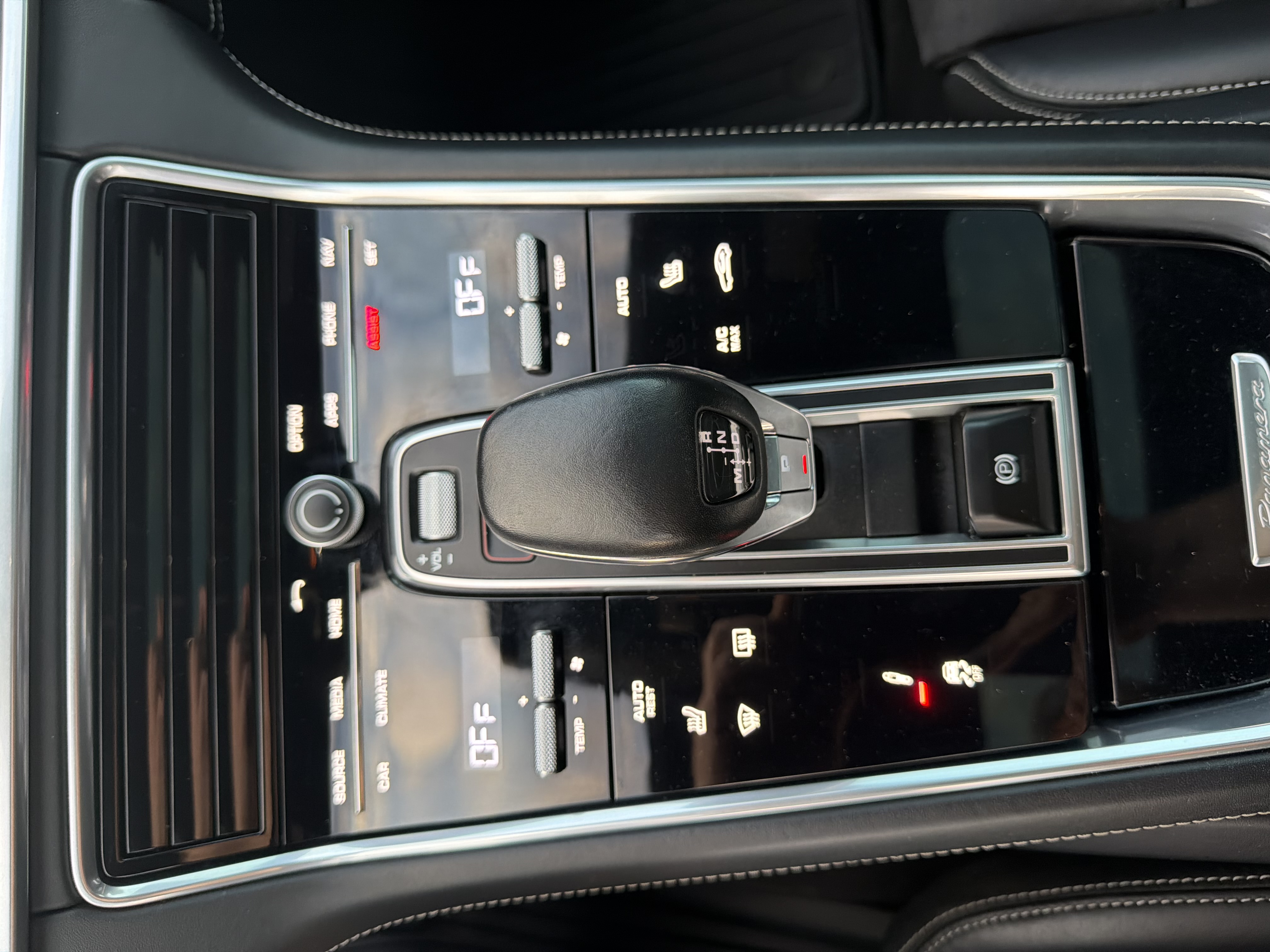 Used 2019 Porsche Panamera GTS w/ Assistance Package AWD/4WD image 28