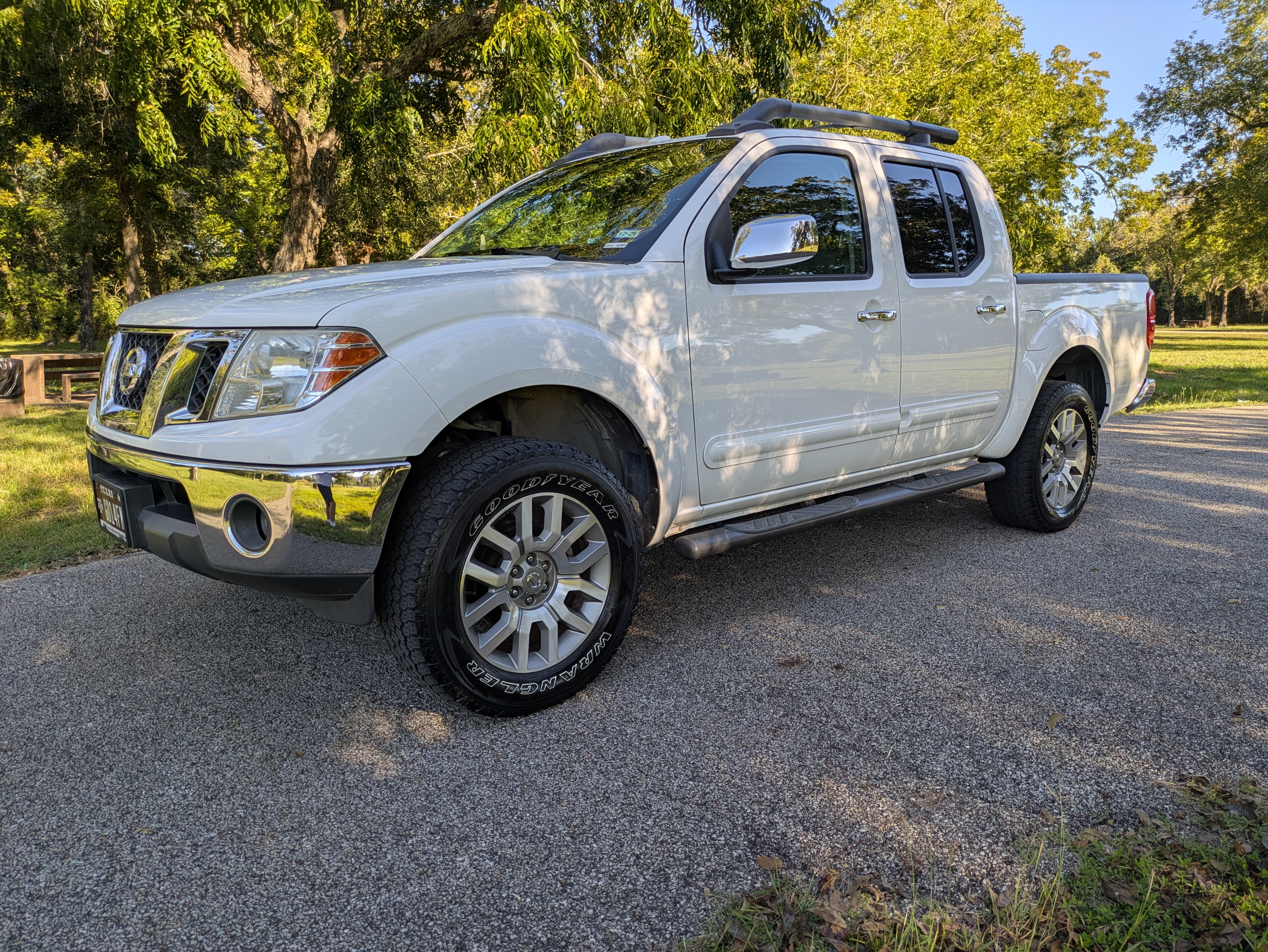 Used 2012 Nissan Frontier SL RWD image 12