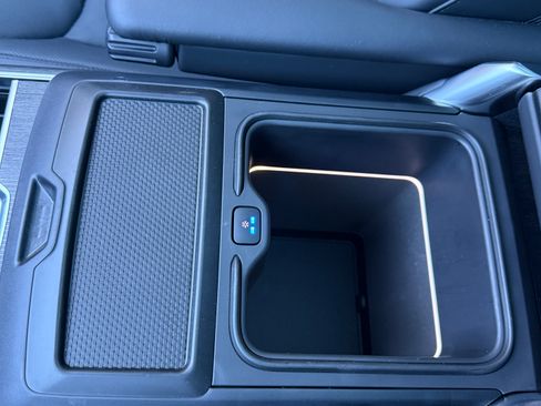 Used 2023 Land Rover Range Rover First Edition image 9