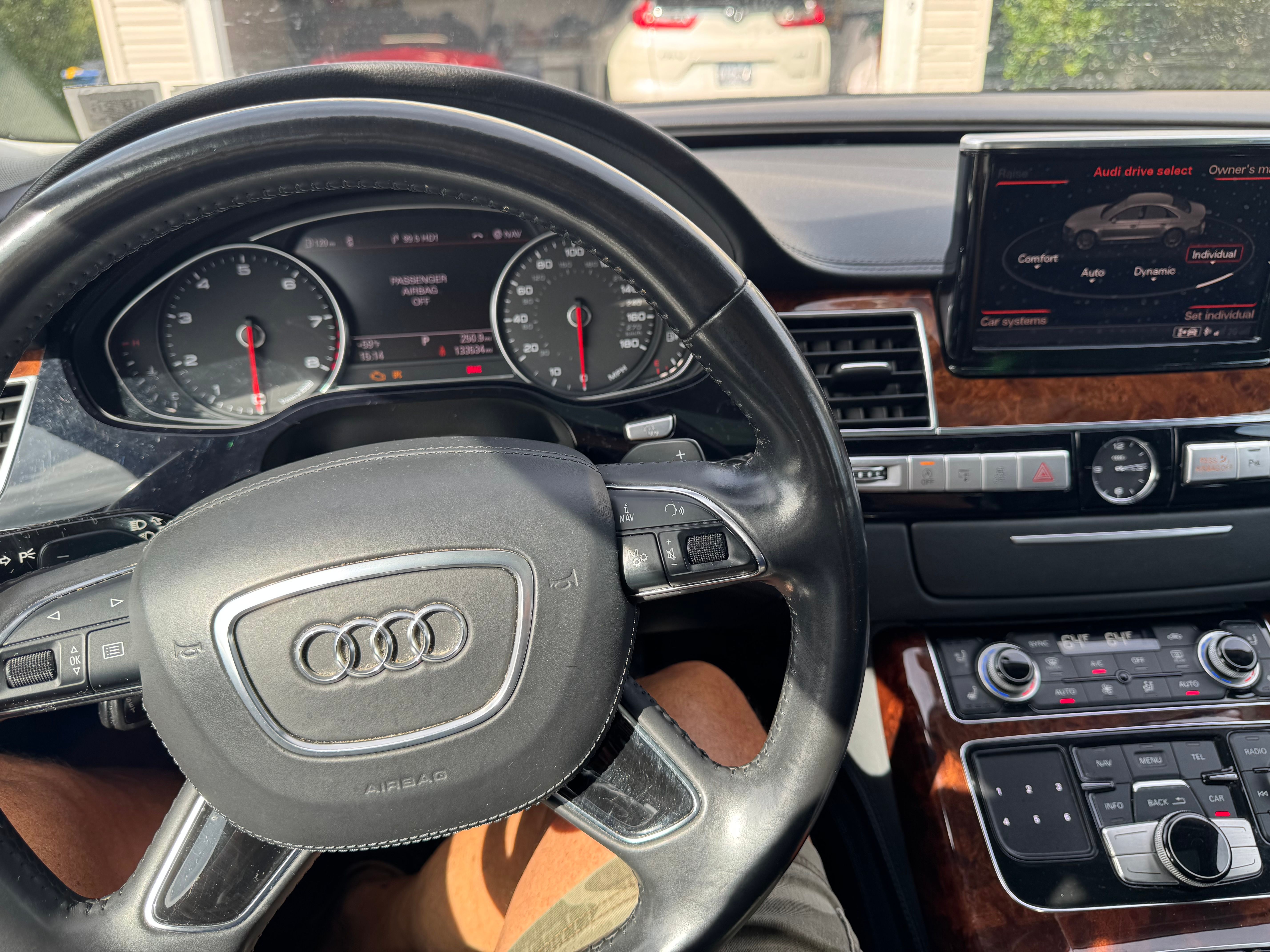 Used 2014 Audi A8 L 4.0T AWD/4WD image 5