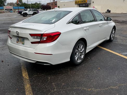 Used 2018 Honda Accord LX image 2