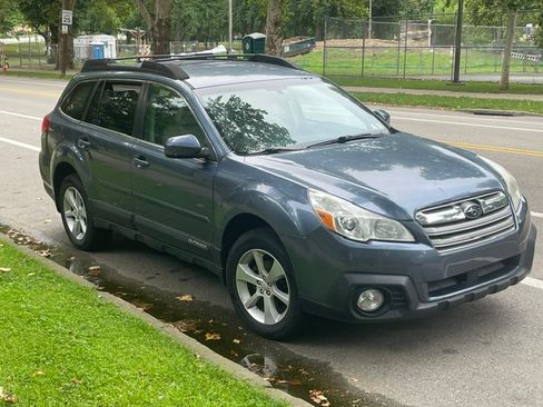 Used 2014 Subaru Outback 2.5i Premium AWD/4WD image 2