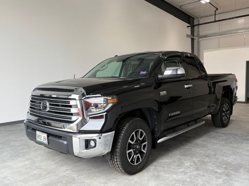 Used 2019 Toyota Tundra Limited w/ Limited Premium Package image 5