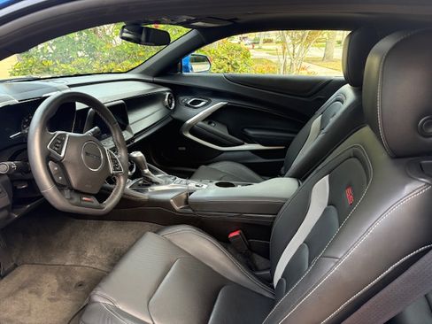 Used 2016 Chevrolet Camaro SS image 2