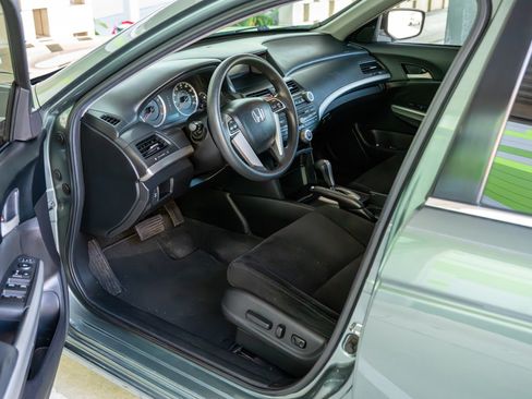 Used 2009 Honda Accord EX image 16