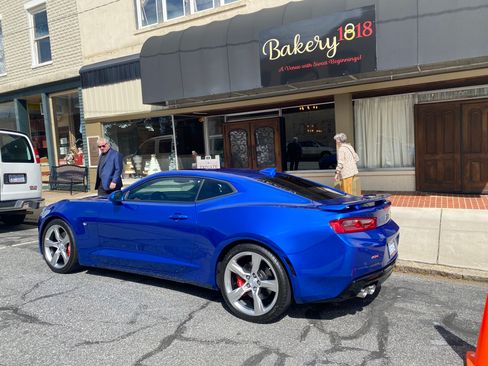 Used 2018 Chevrolet Camaro SS image 1