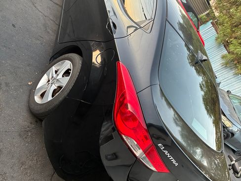 Used 2013 Hyundai Elantra GLS FWD image 14