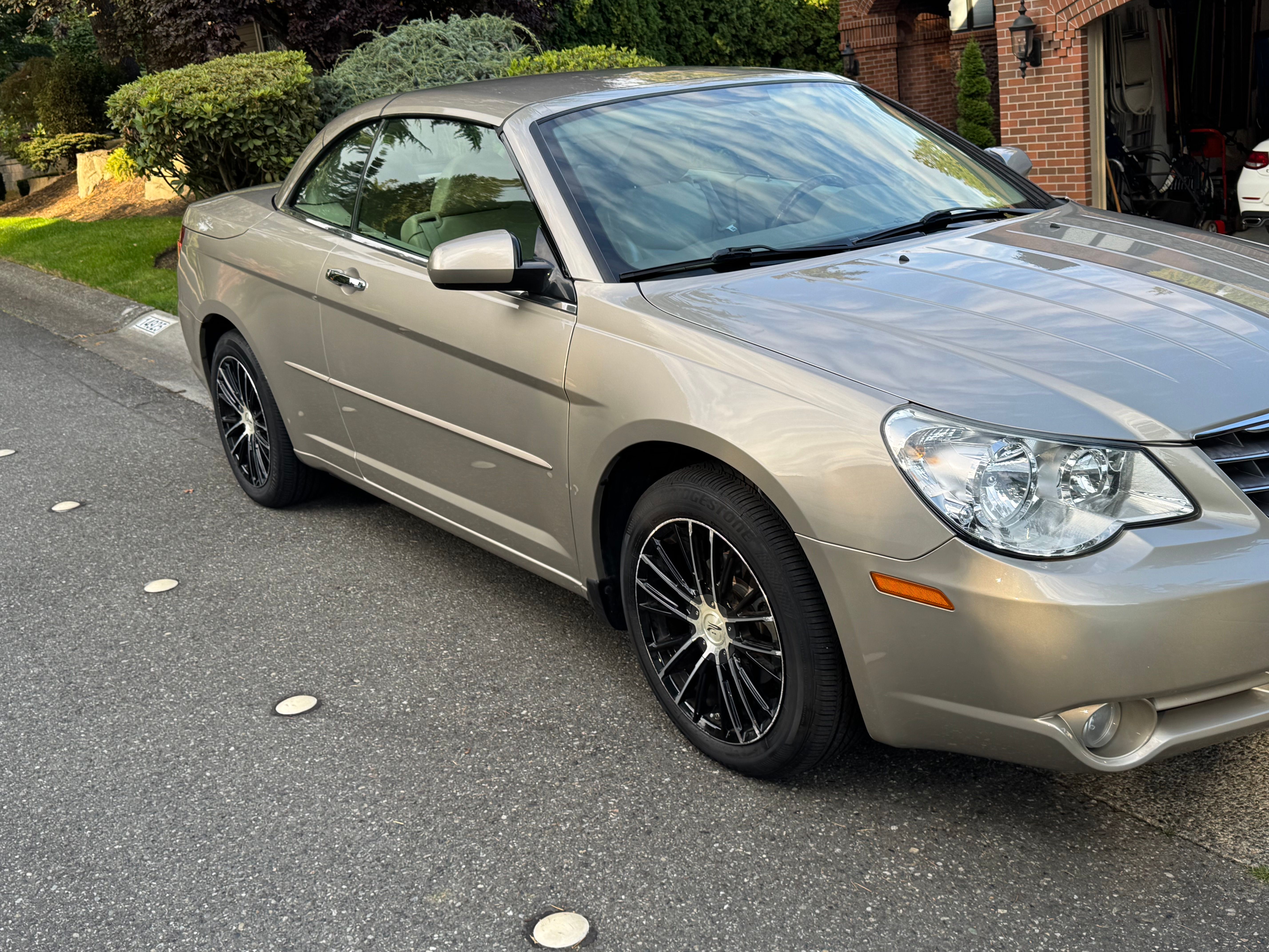 Used 2008 Chrysler Sebring Limited w/ Luxury Group FWD image 4