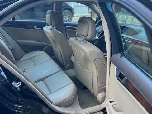 Used 2012 Mercedes-Benz C 300 4MATIC Sedan image 17