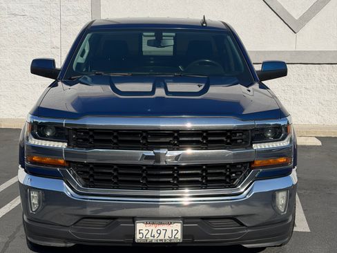 Used 2017 Chevrolet Silverado 1500 LT w/ LT Convenience Package RWD image 1