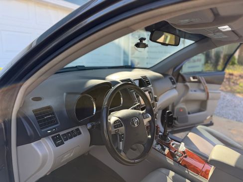 Used 2013 Toyota Highlander Limited image 15