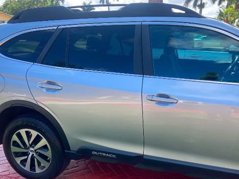 Used 2022 Subaru Outback Premium image 8