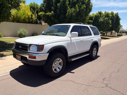 Used 1998 Toyota 4Runner SR5 AWD/4WD image 1