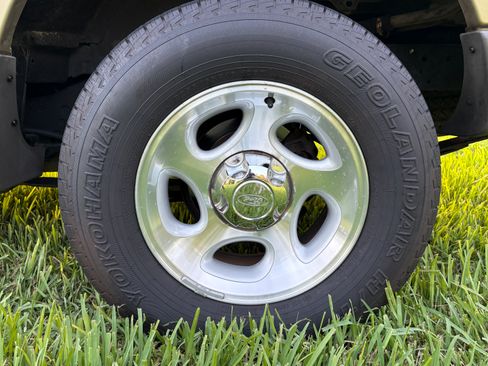 Used 2002 Ford Explorer Sport RWD image 9