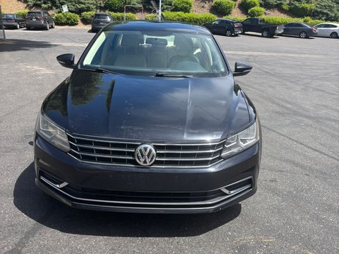 Used 2017 Volkswagen Passat 1.8T SE FWD image 10