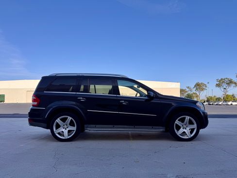 Used 2011 Mercedes-Benz GL 550 4MATIC image 5