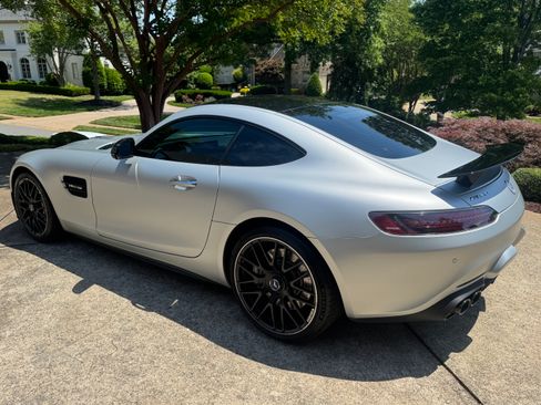 Used 2020 Mercedes-Benz AMG GT Coupe image 4