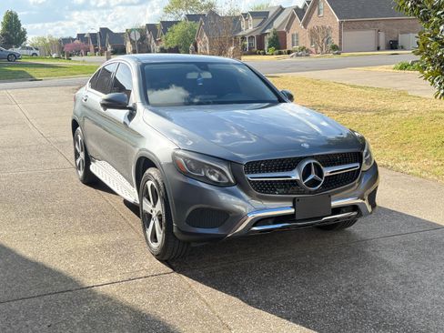 Used 2017 Mercedes-Benz GLC 300 4MATIC Coupe image 1