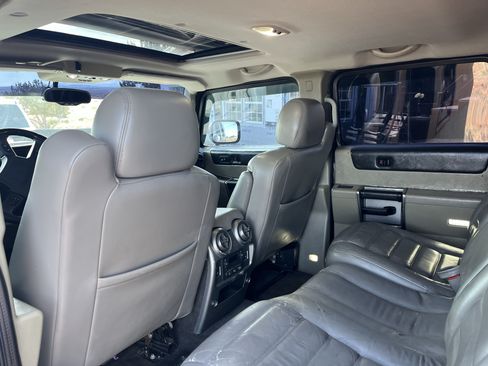 Used 2003 HUMMER H2 Luxury w/ Preferred Equipment Group image 10