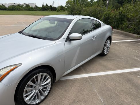 Used 2014 INFINITI Q60 AWD Coupe w/ Premium Package image 2