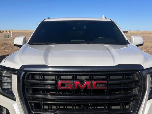 Used 2024 GMC Yukon AT4 w/ Technology Package image 4