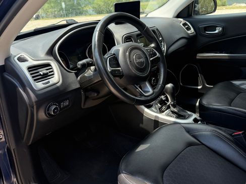 Used 2018 Jeep Compass Latitude AWD/4WD image 12