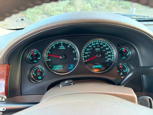 Used 2009 Chevrolet Tahoe LTZ image 2