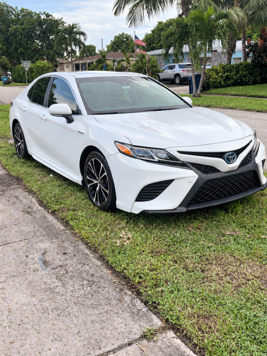 Used 2018 Toyota Camry SE w/ Audio Package FWD image 1