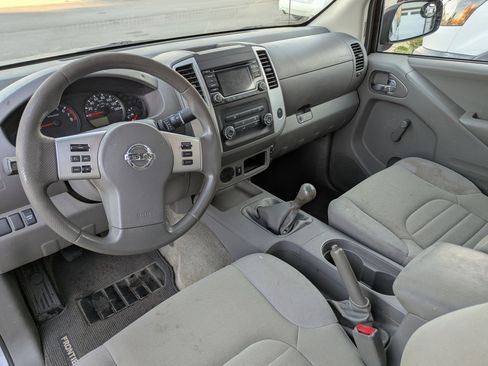 Used 2018 Nissan Frontier S image 11