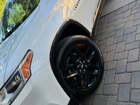 Used 2021 Chevrolet Traverse Premier w/ Redline Edition image 15