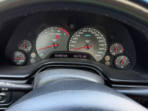 Used 2002 Chevrolet Corvette Convertible w/ Preferred Equipment Group2 RWD image 11