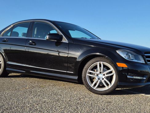 Used 2014 Mercedes-Benz C 250 Sedan image 10