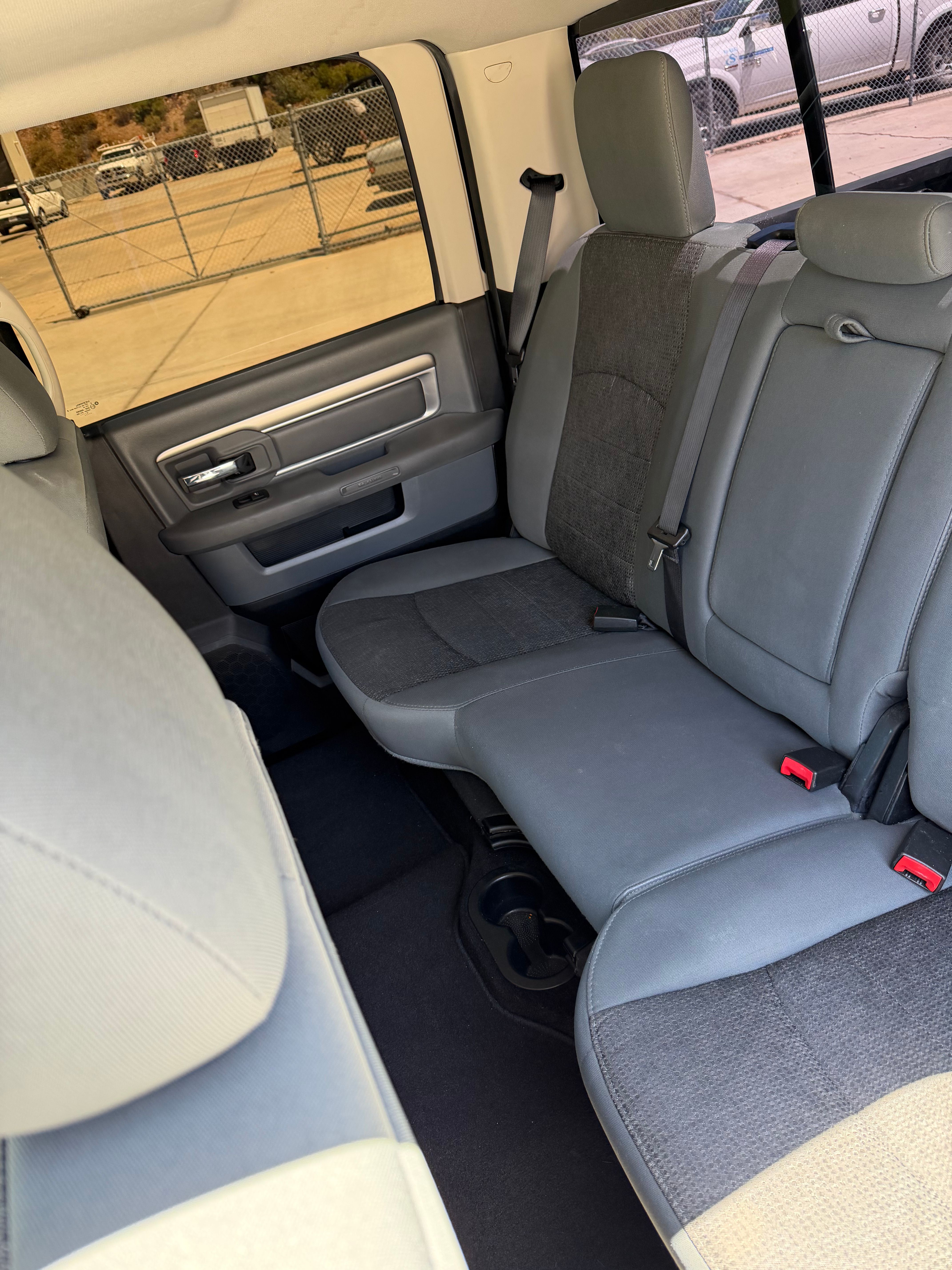Used 2016 RAM 2500 SLT w/ Luxury Group RWD image 14